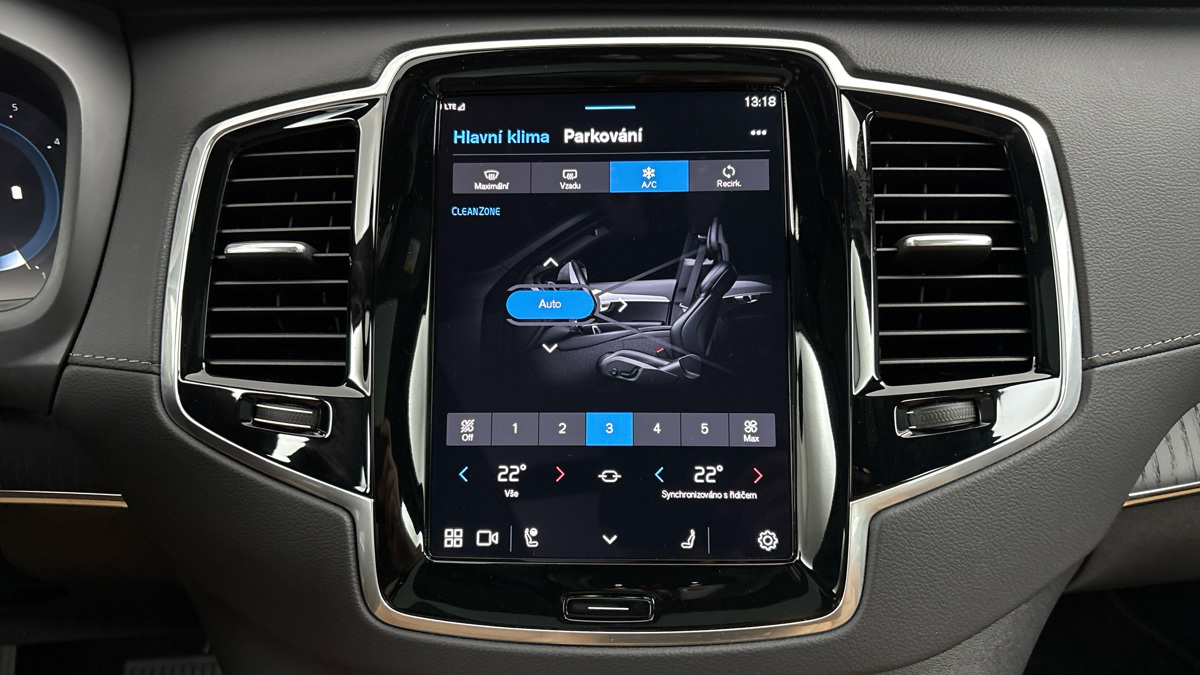 Volvo XC90 - 30