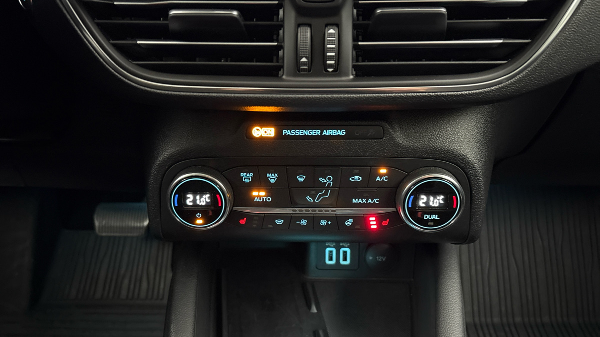 Ford Focus - 13