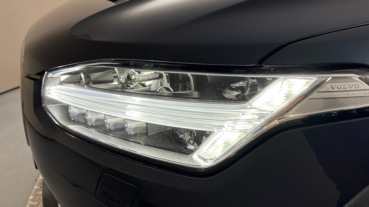 Volvo XC90 - 18