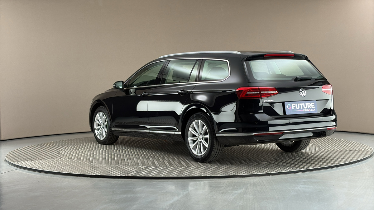 Volkswagen Passat - 2