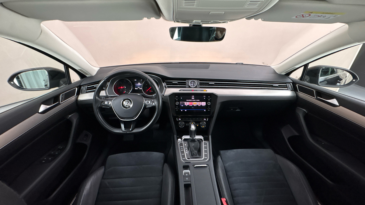 Volkswagen Passat - 8