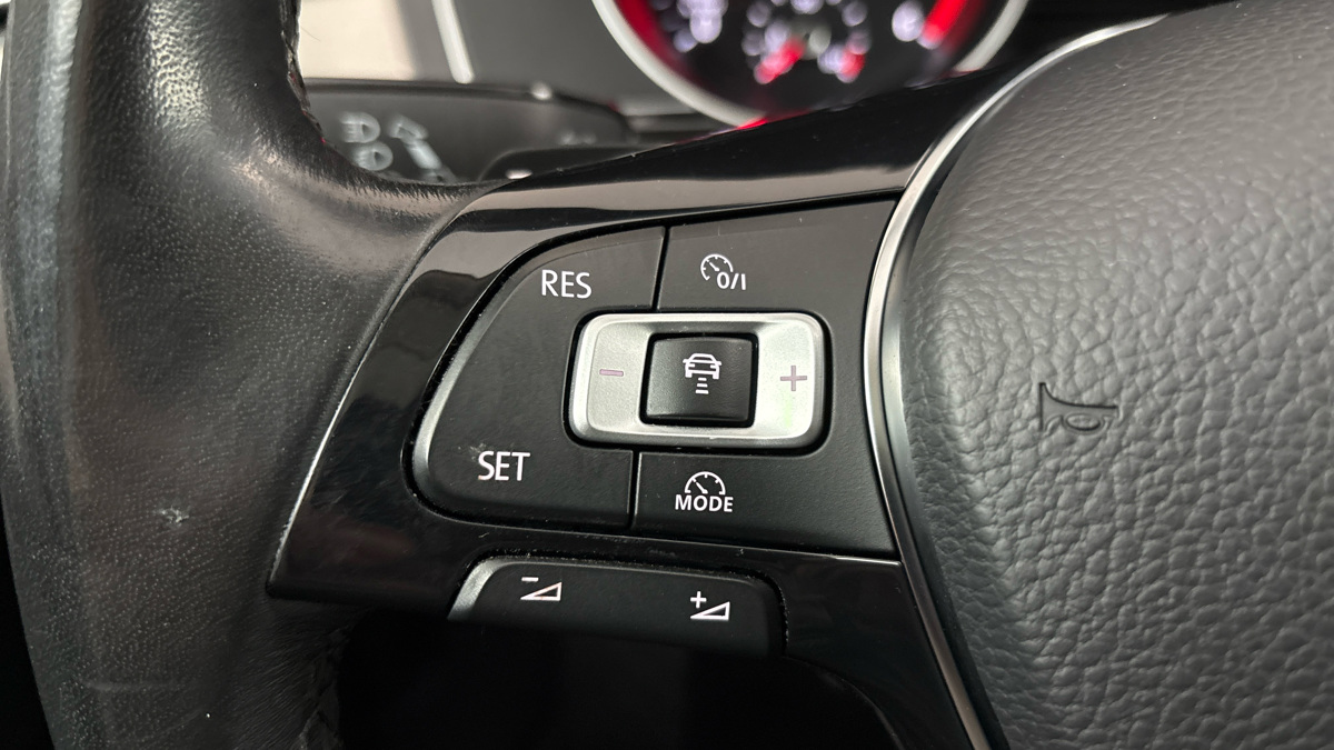 Volkswagen Passat - 14