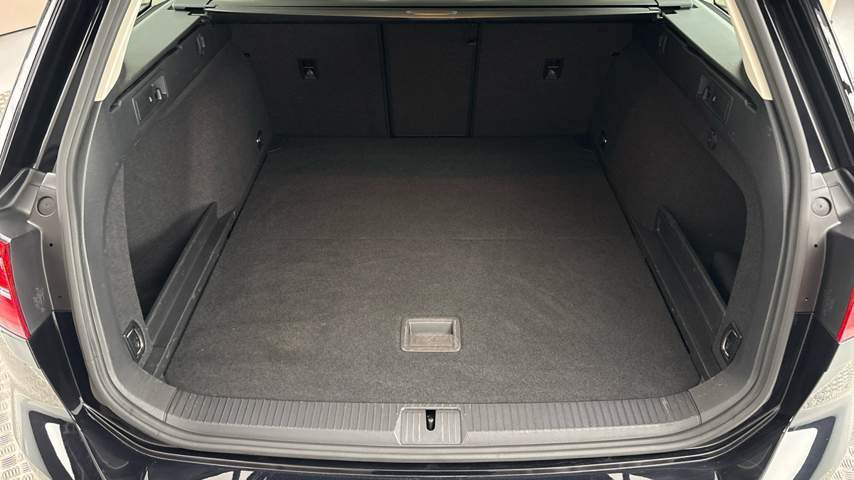 Volkswagen Passat - 17