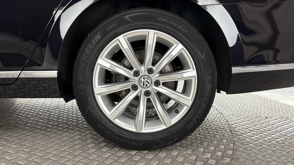 Volkswagen Passat - 19