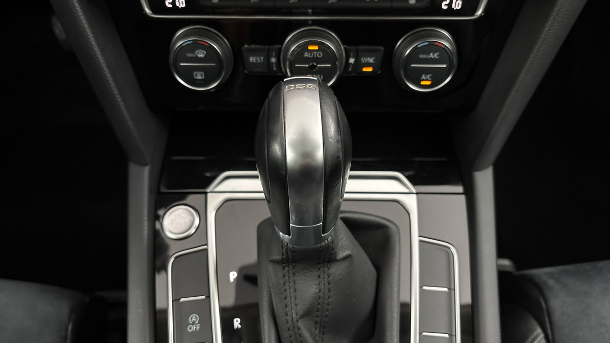 Volkswagen Passat - 26