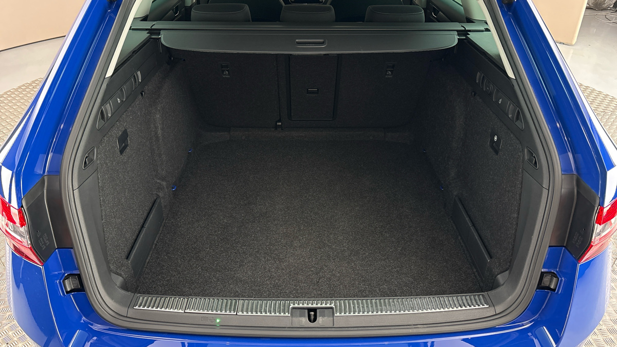 Škoda Superb - 17