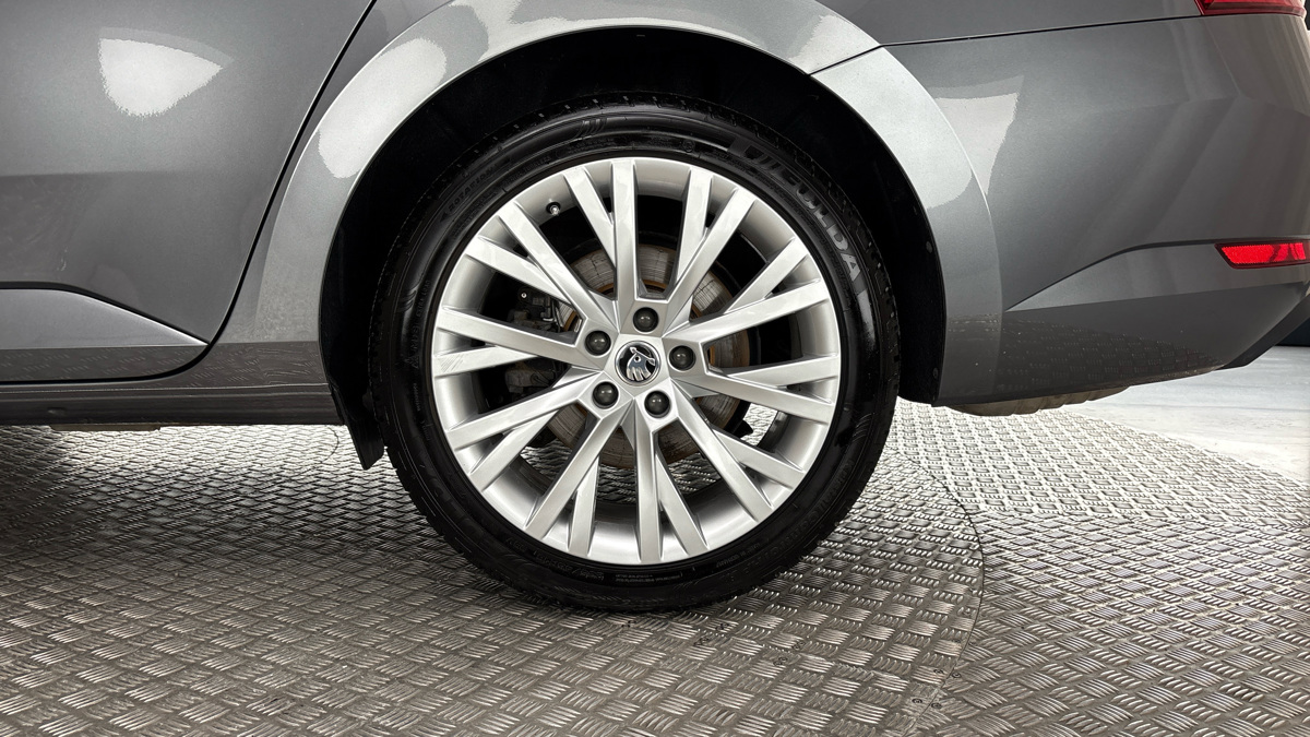 Škoda Superb - 19