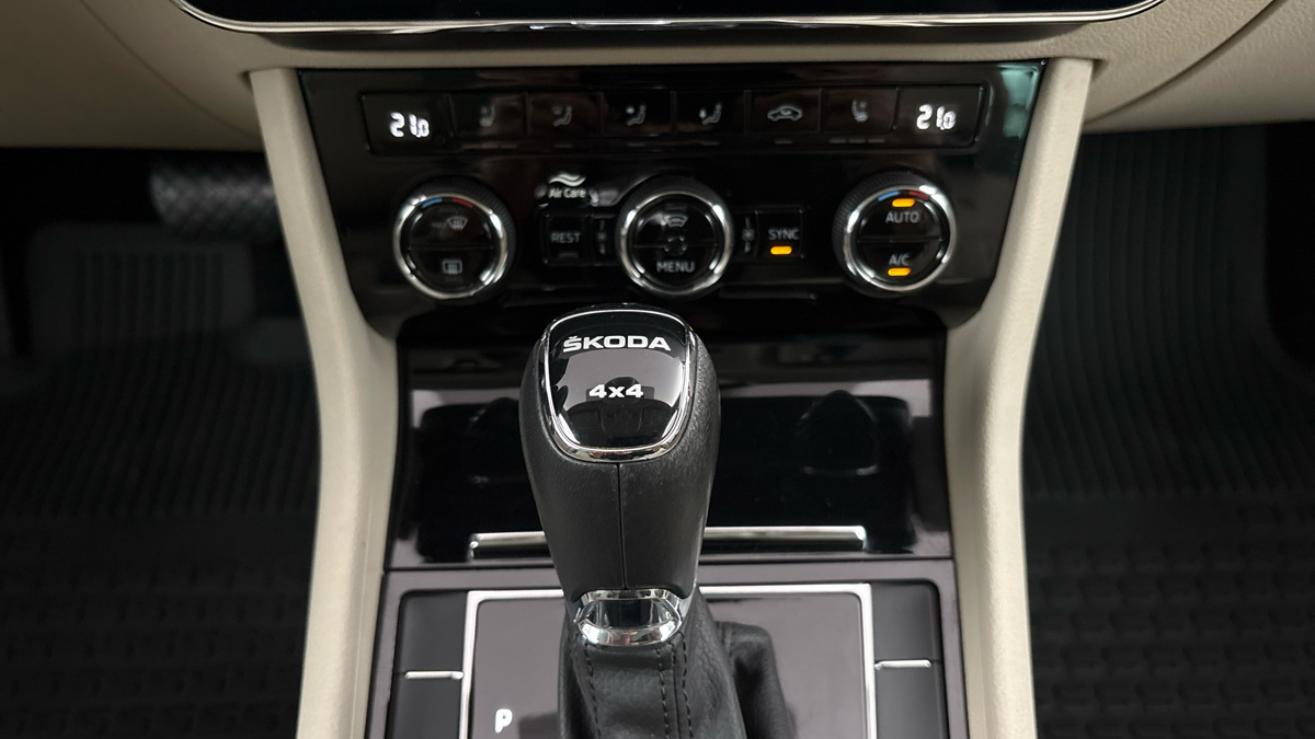 Škoda Superb - 28