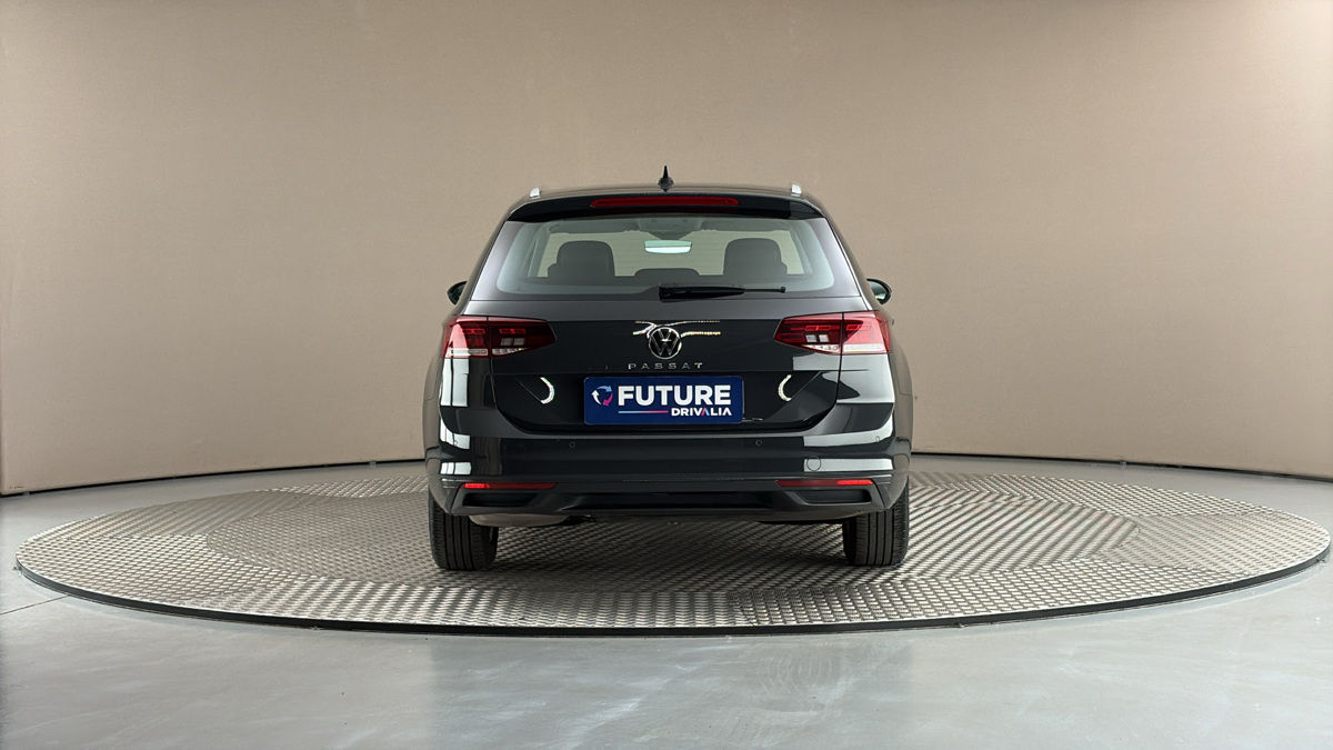 Volkswagen Passat - 5