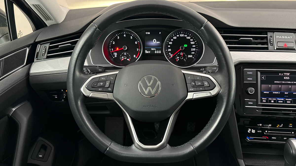 Volkswagen Passat - 9