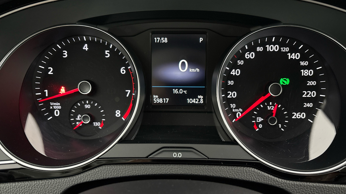 Volkswagen Passat - 10