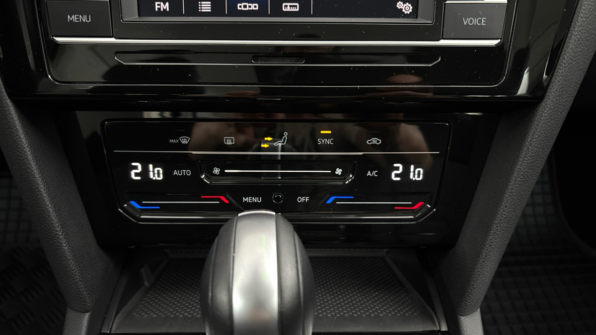 Volkswagen Passat - 13