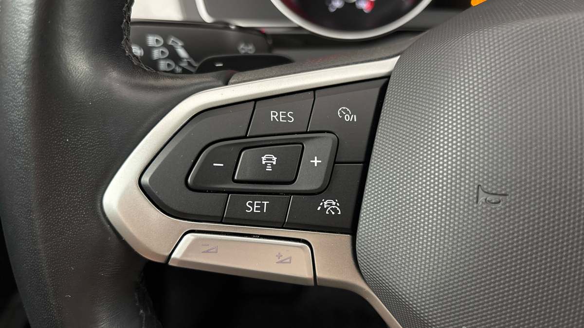 Volkswagen Passat - 14