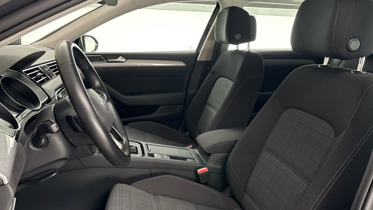 Volkswagen Passat - 15