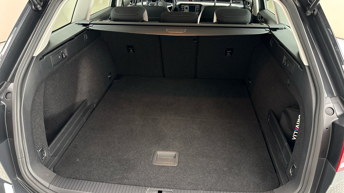Volkswagen Passat - 17