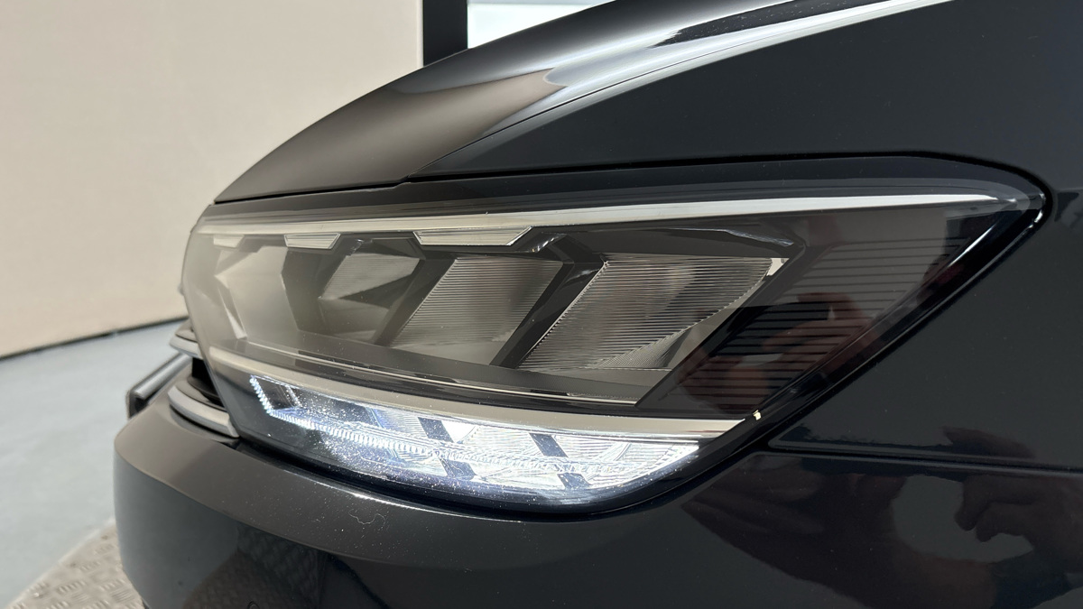 Volkswagen Passat - 18