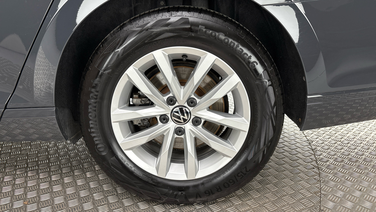 Volkswagen Passat - 19