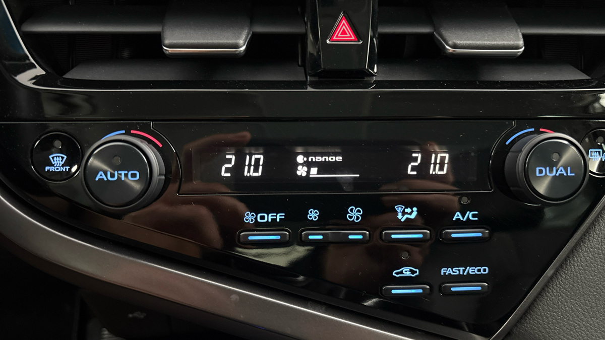 Toyota Camry - 12
