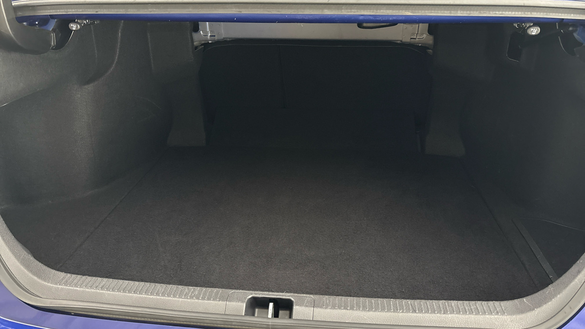 Toyota Camry - 16