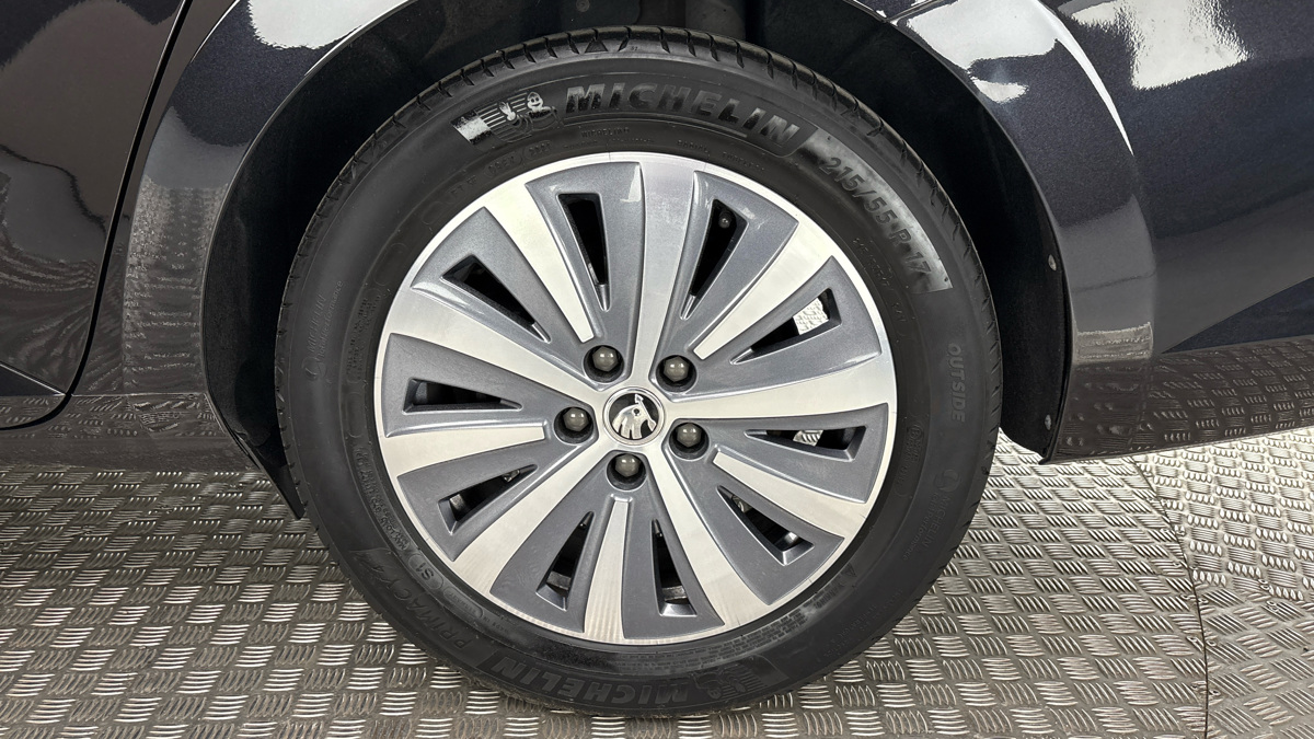 Škoda Superb - 19