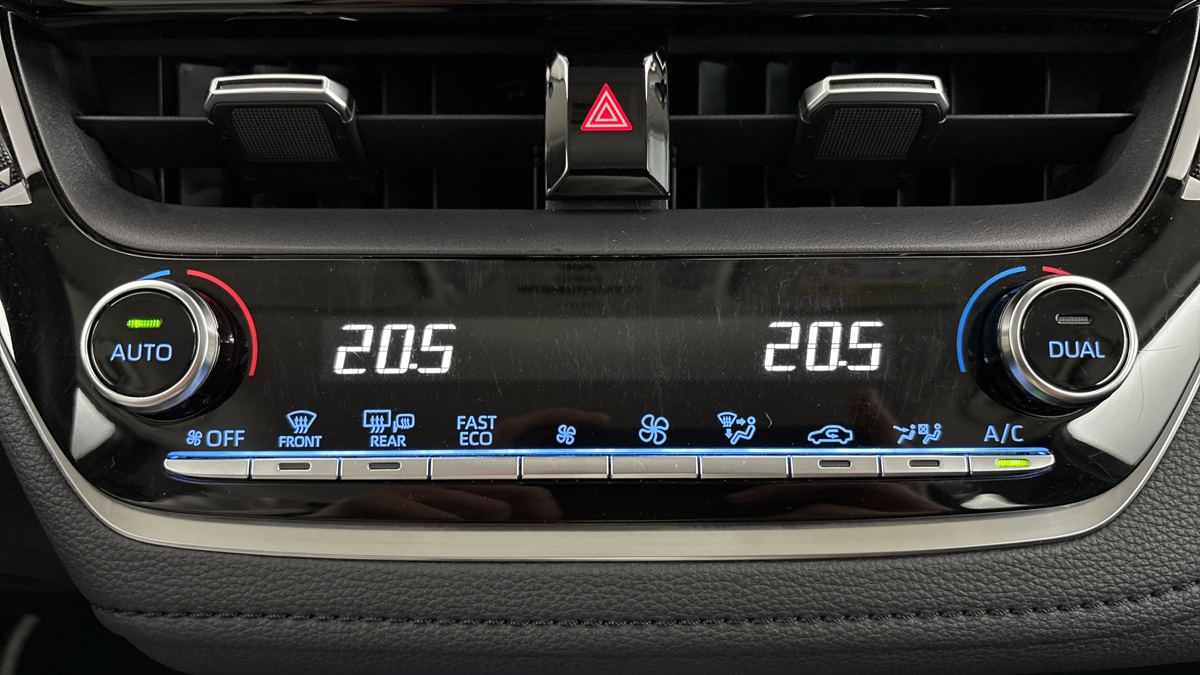 Toyota Corolla - 13