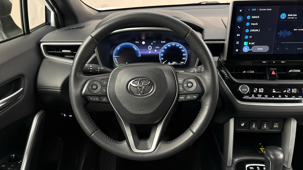 Toyota Corolla Cross - 9