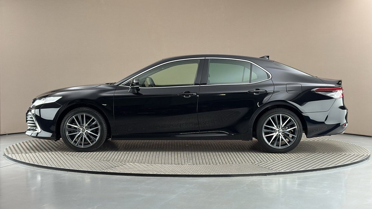 Toyota Camry - 4
