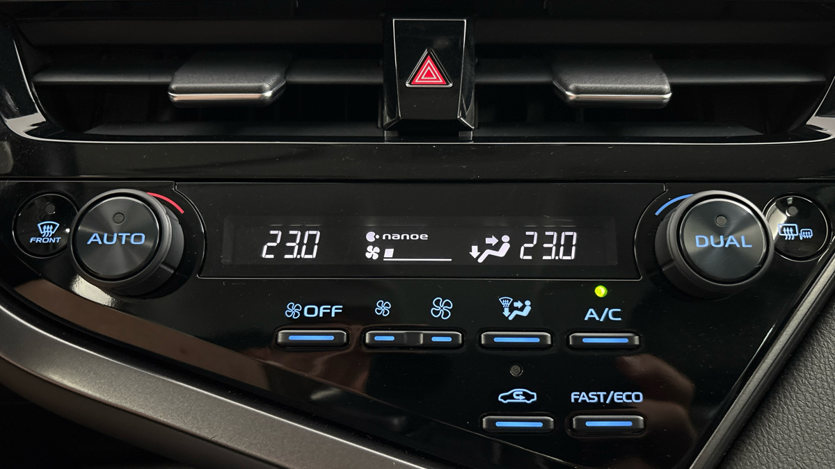 Toyota Camry - 13