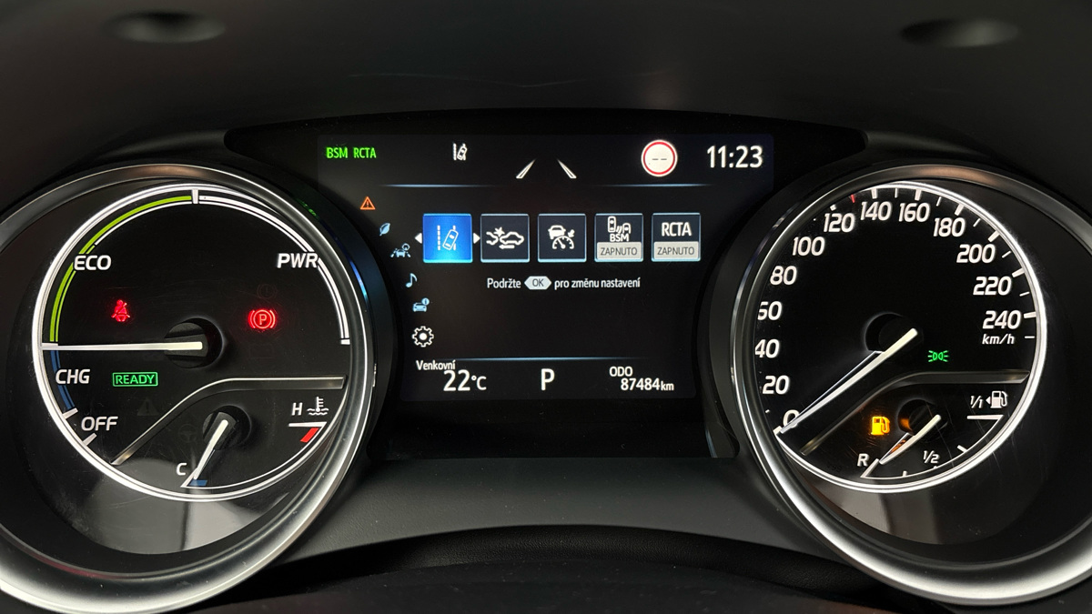 Toyota Camry - 25