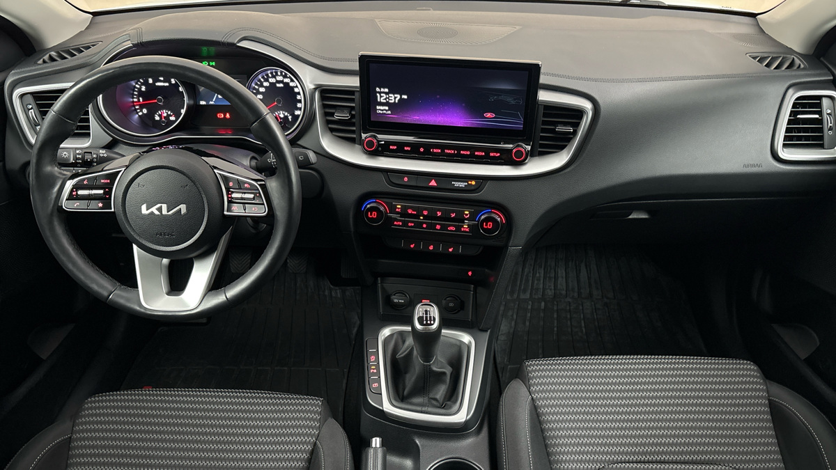 Kia Ceed - 8