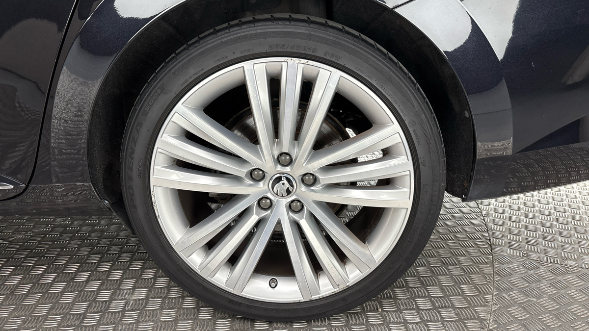 Škoda Superb - 19