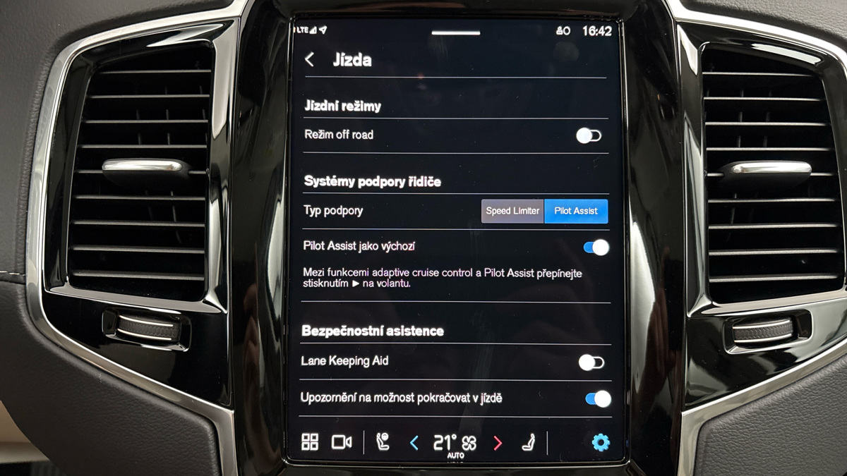 Volvo XC90 - 28
