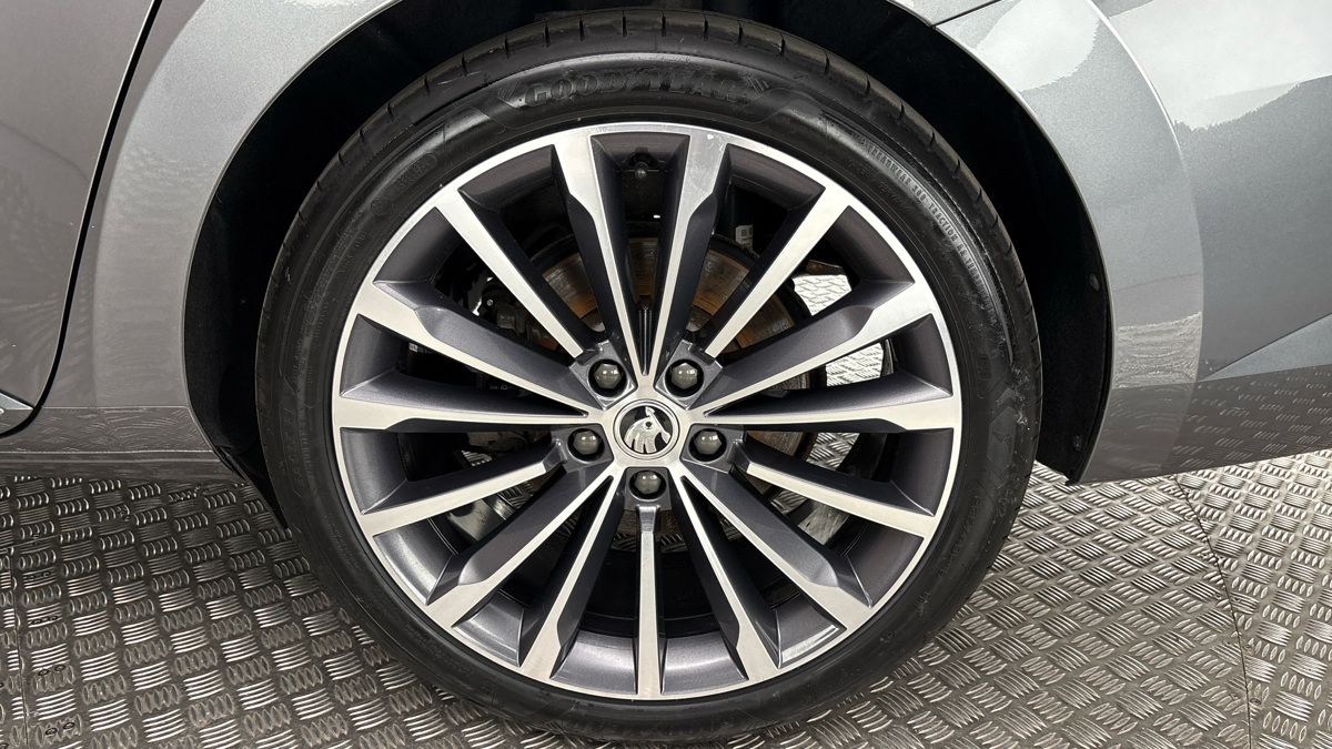 Škoda Superb - 19
