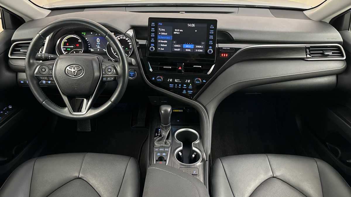 Toyota Camry - 8