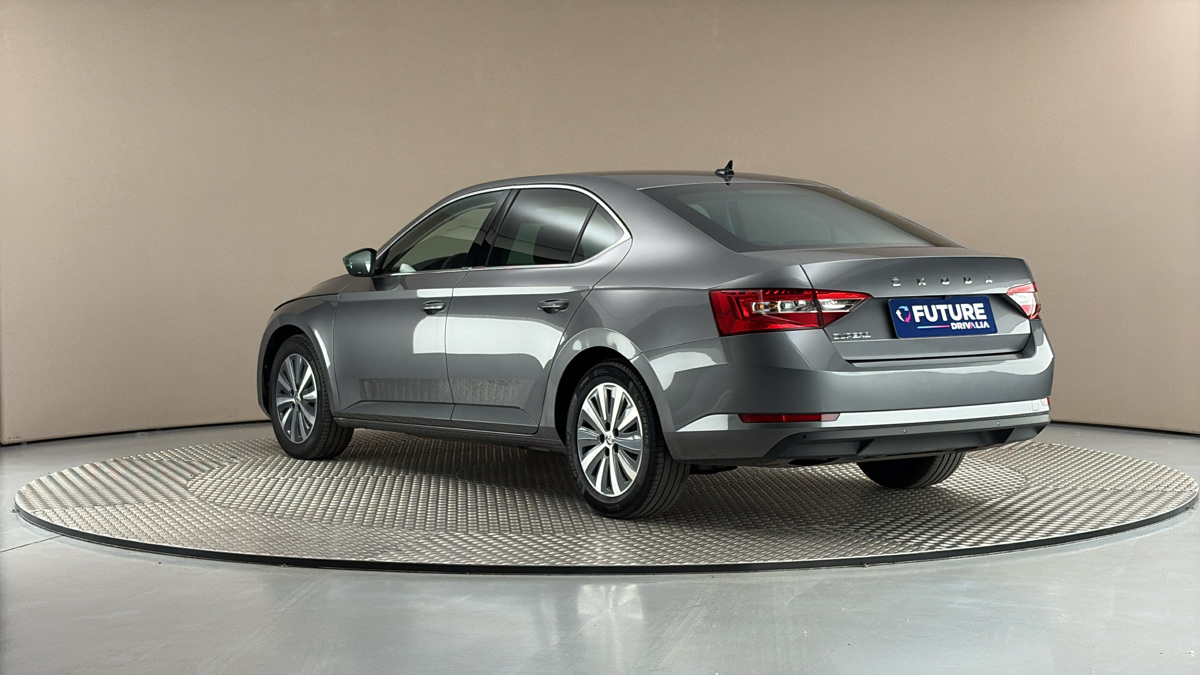 Škoda Superb - 2