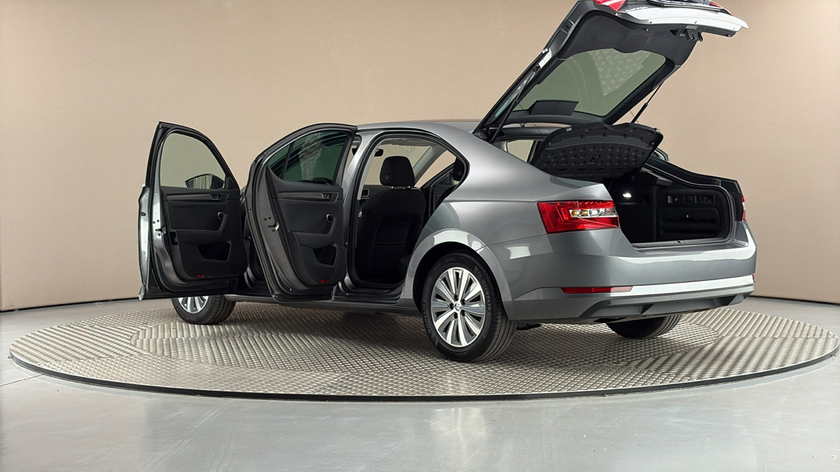 Škoda Superb - 7