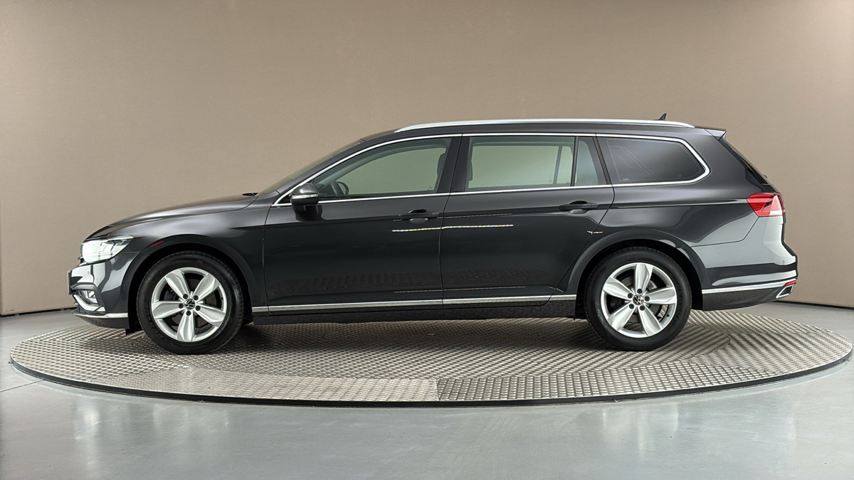 Volkswagen Passat - 4