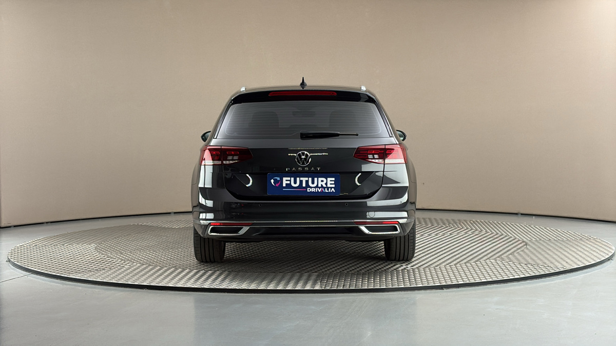 Volkswagen Passat - 5