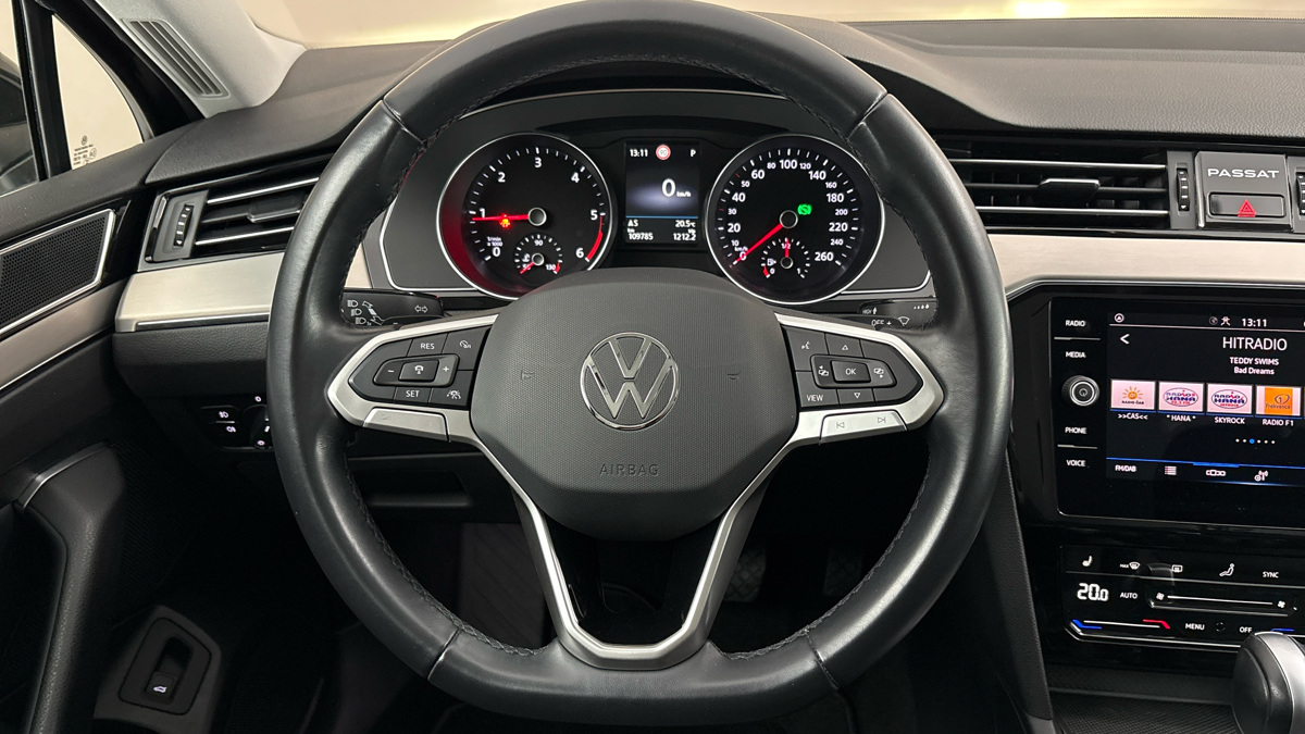 Volkswagen Passat - 9
