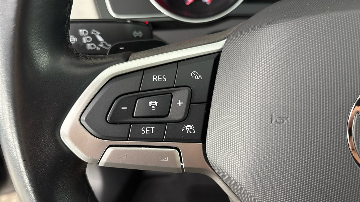 Volkswagen Passat - 14