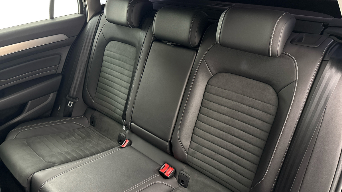 Volkswagen Passat - 16