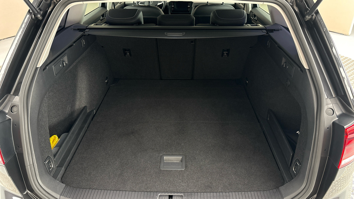 Volkswagen Passat - 17