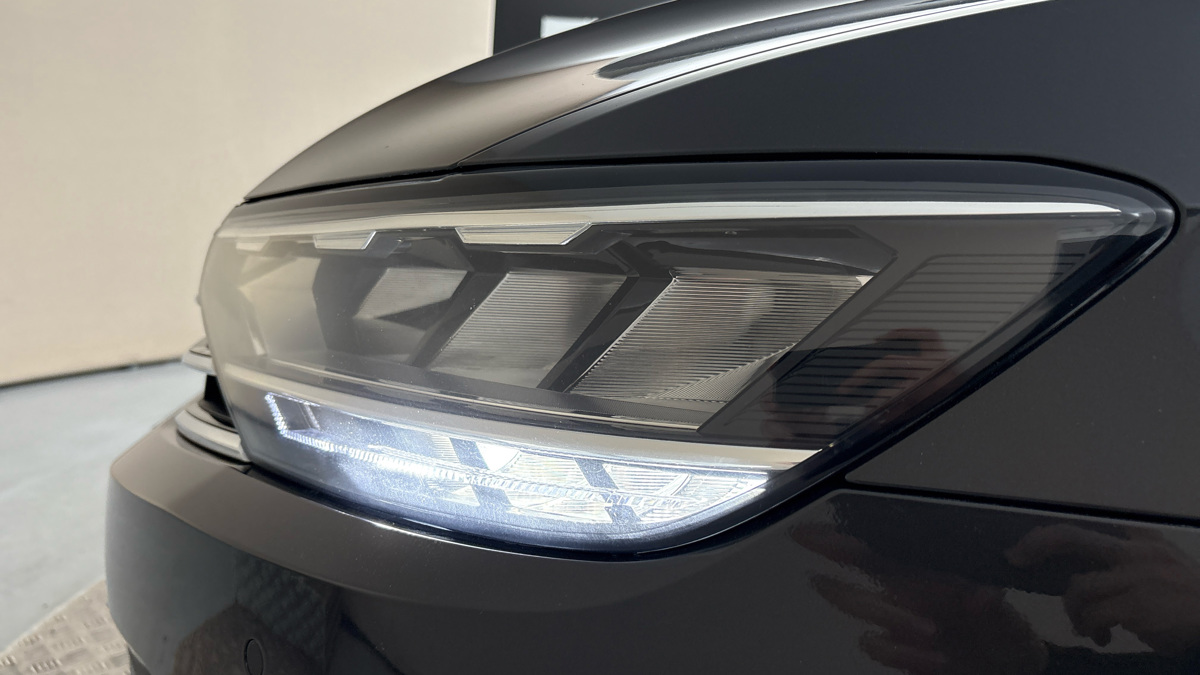 Volkswagen Passat - 18