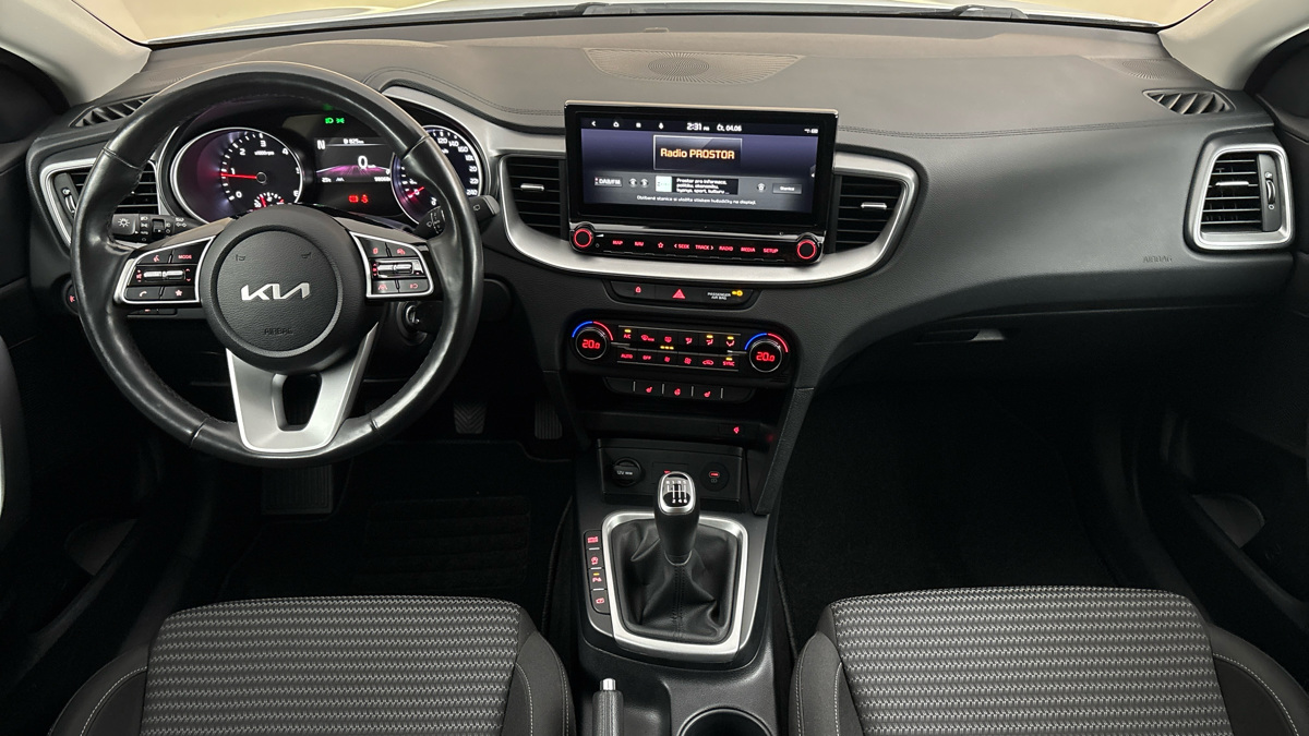 Kia Ceed - 8