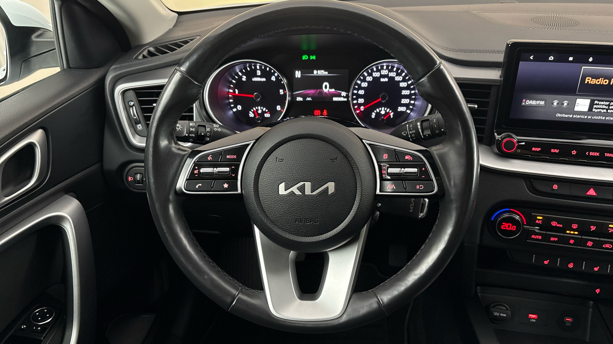 Kia Ceed - 9