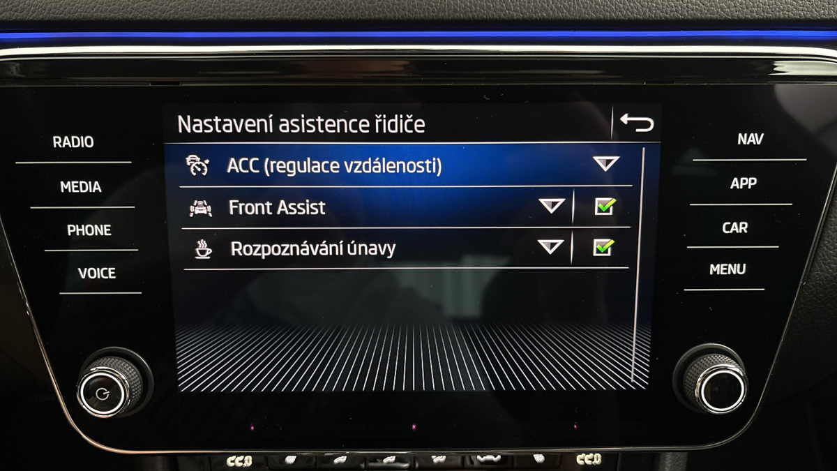 Škoda Superb - 25