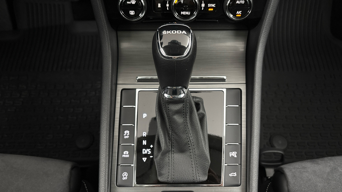 Škoda Superb - 24