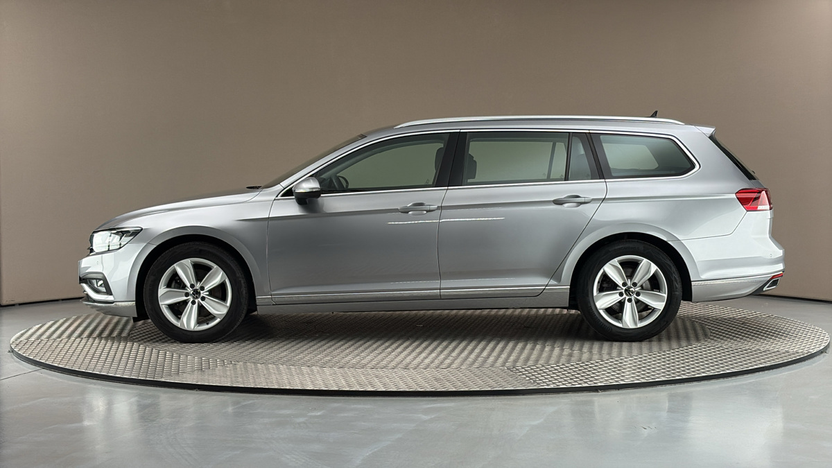 Volkswagen Passat - 4