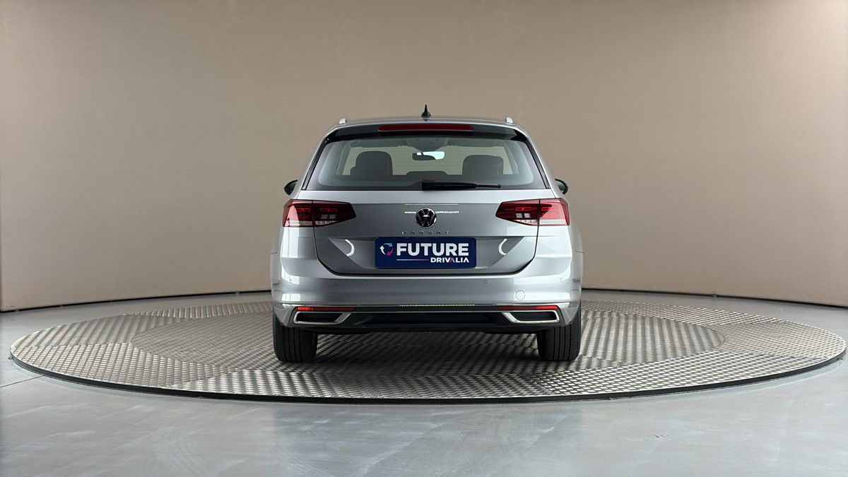 Volkswagen Passat - 5