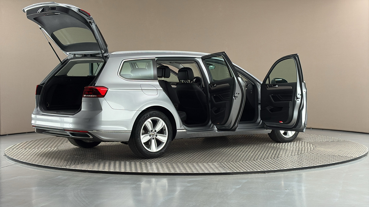 Volkswagen Passat - 6